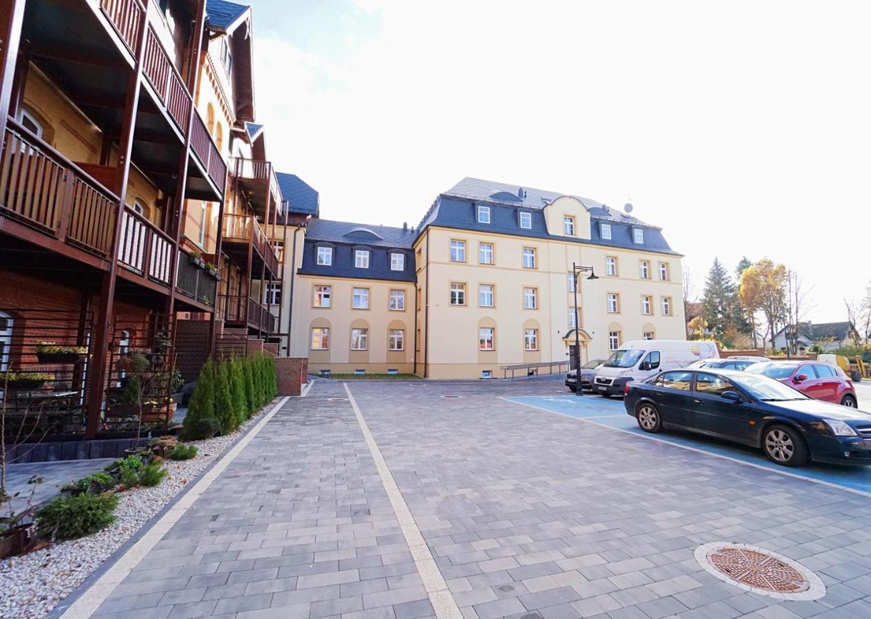 Apartamenty Everysky - Mickiewicza 30 Jelenia Gora Bagian luar foto